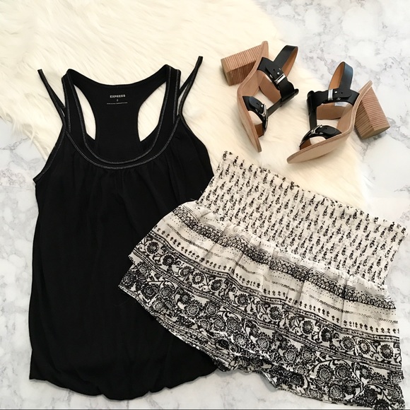 E X P R E S S : Black Layered Stretch Bubble Tank - Picture 6 of 6